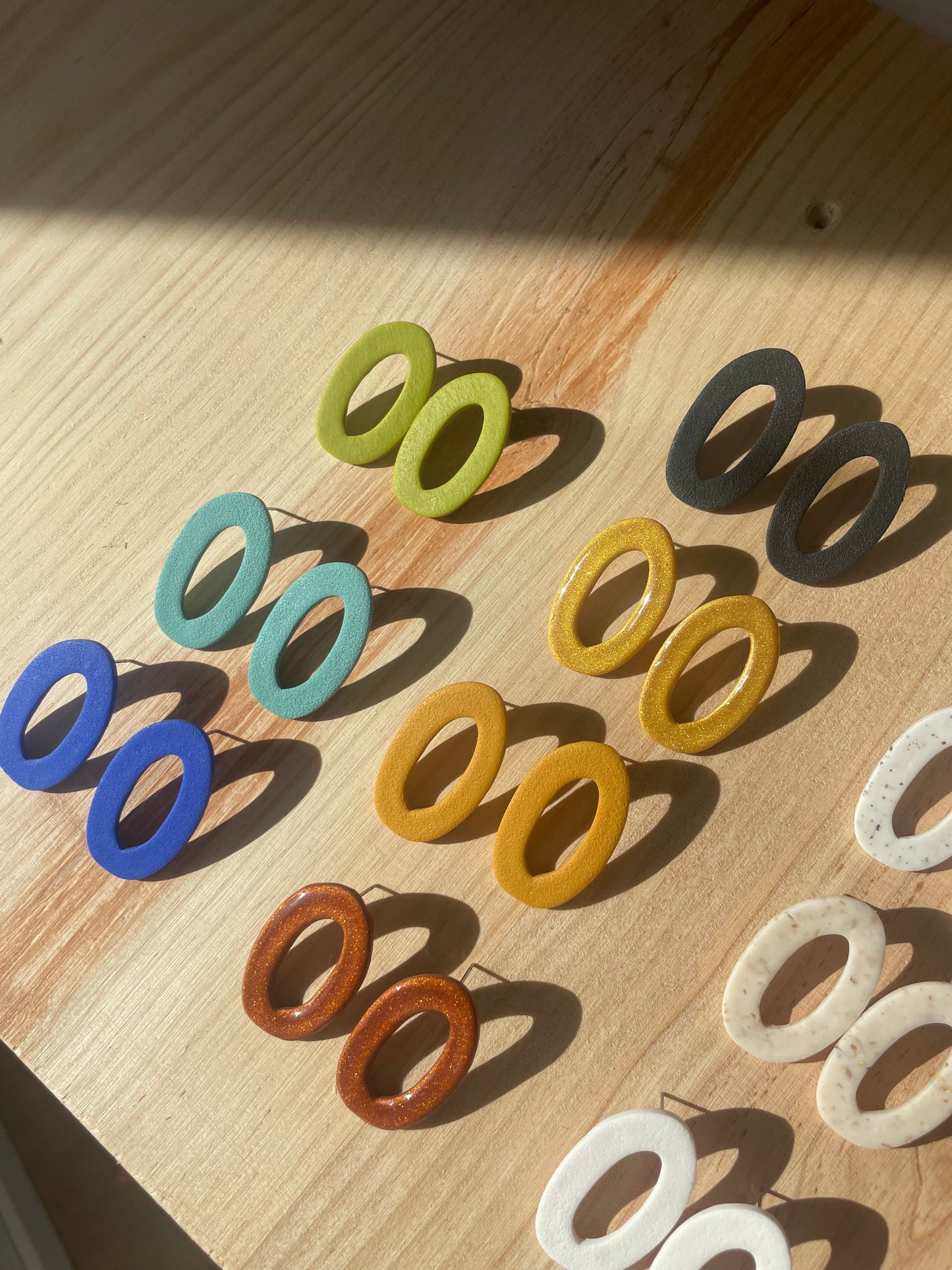 Mini aro dorado brillante