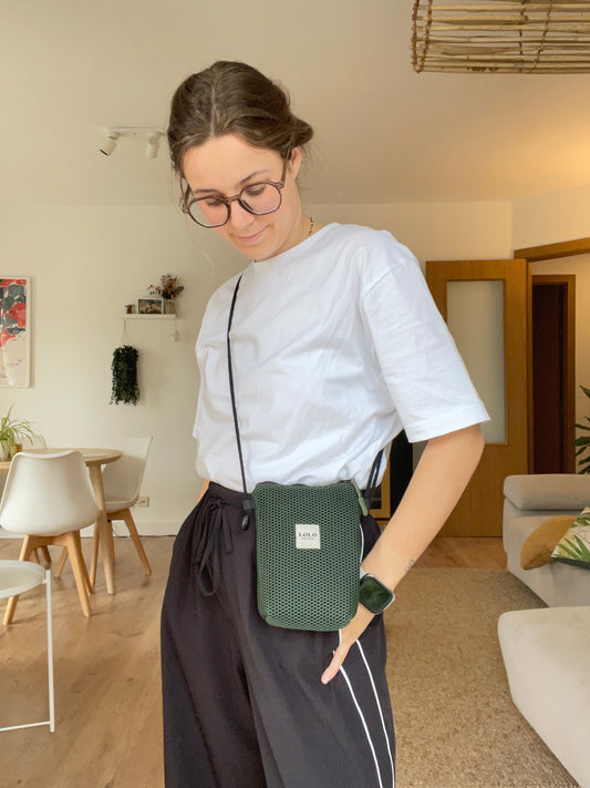 Bolso porta móvil malla 3D verde