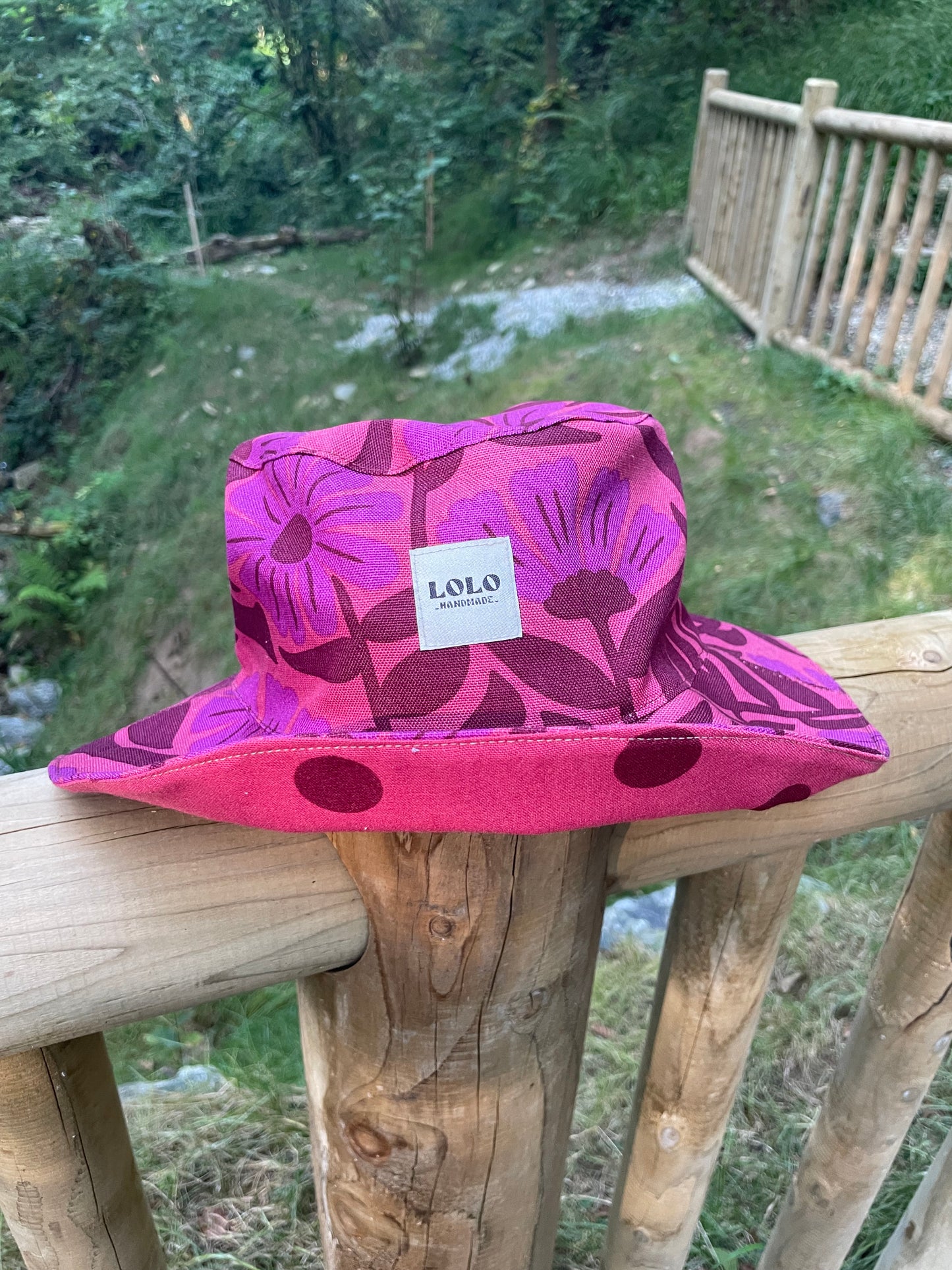 Bucket hat floral púrpura