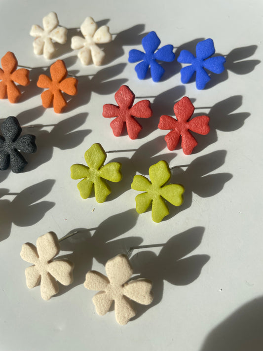 Mini lilium verde césped