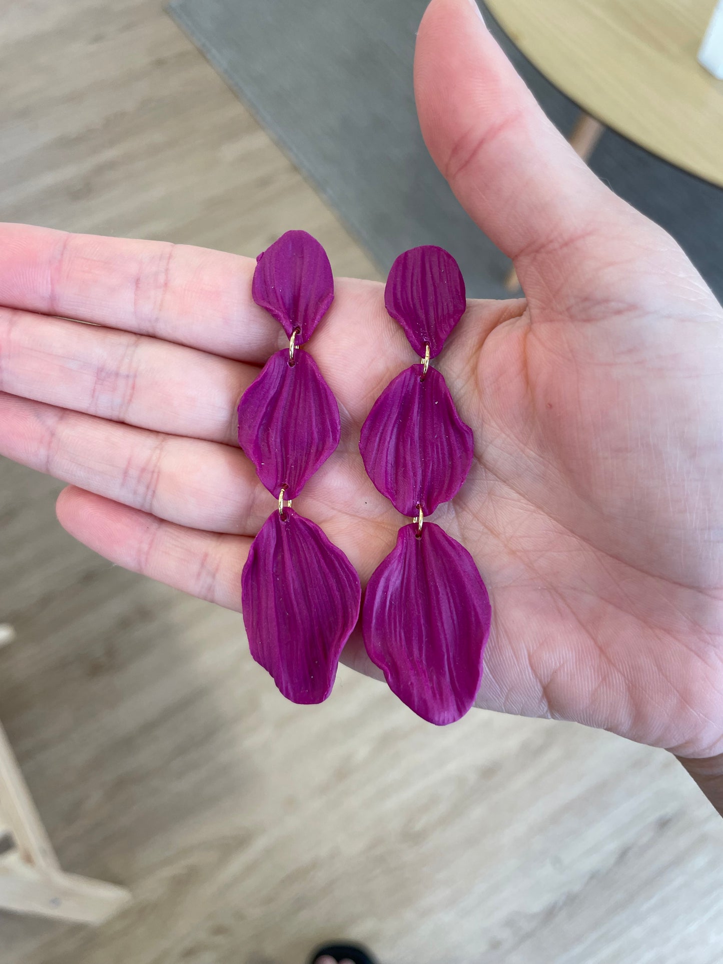 3 hojas fucsia