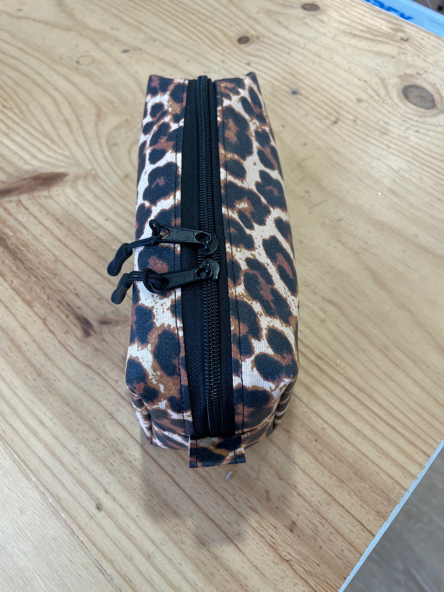 Estuche leopardo impermeable