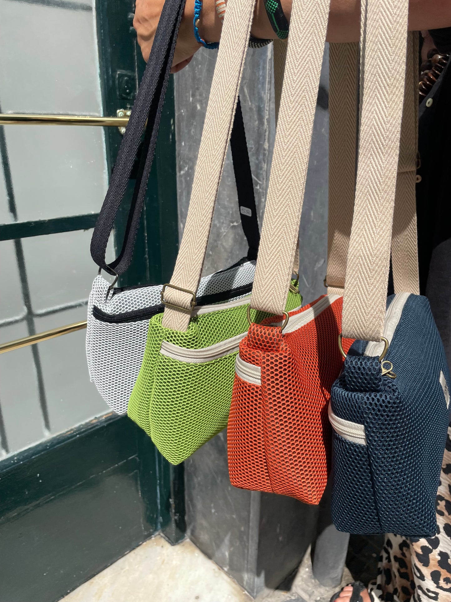 Bolso malla 3D azul marino doble cremallera