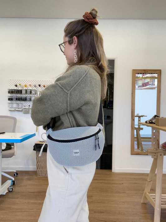 Riñonera XL malla 3D blanco