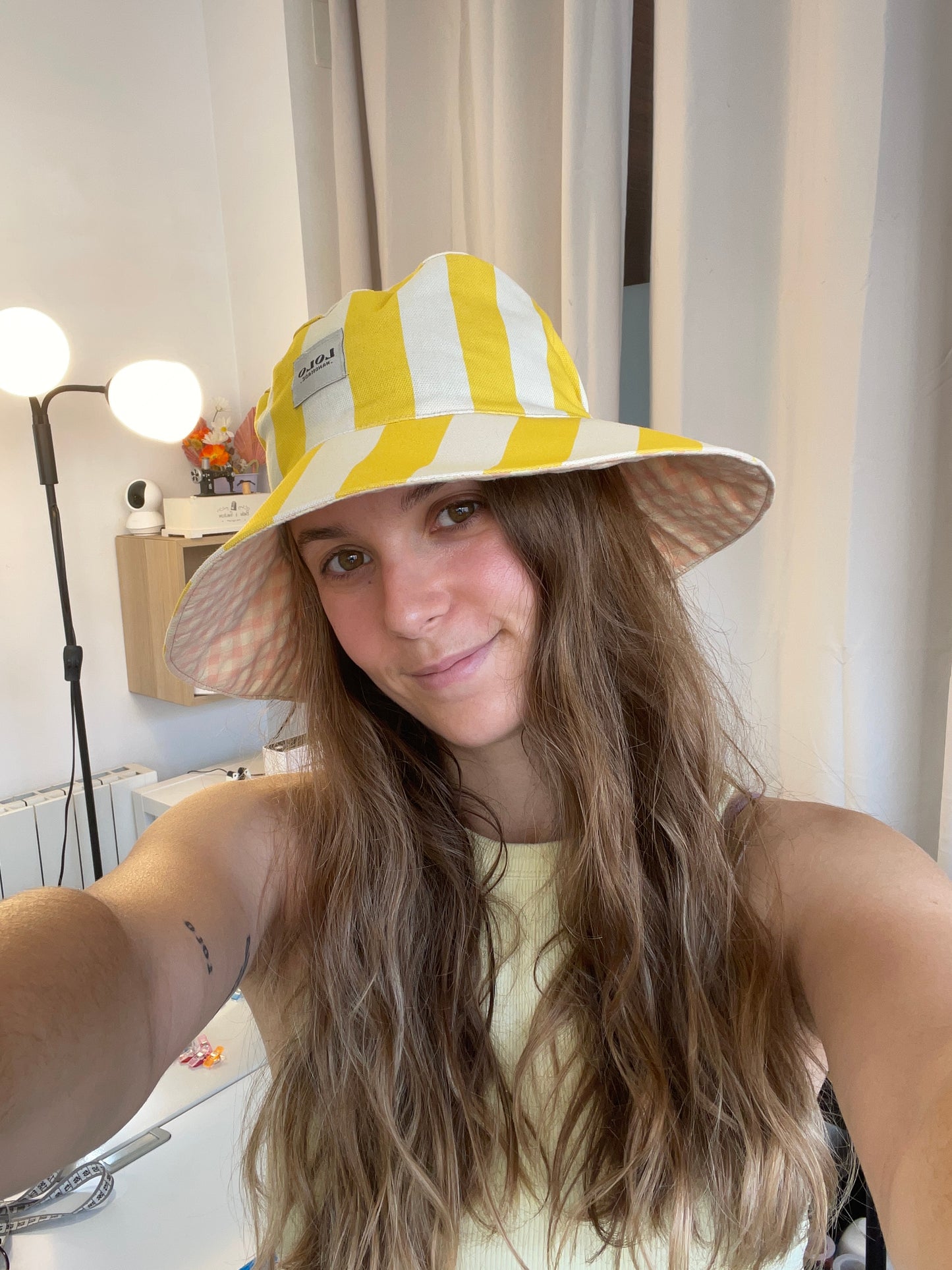 Bucket hat rayas amarillo