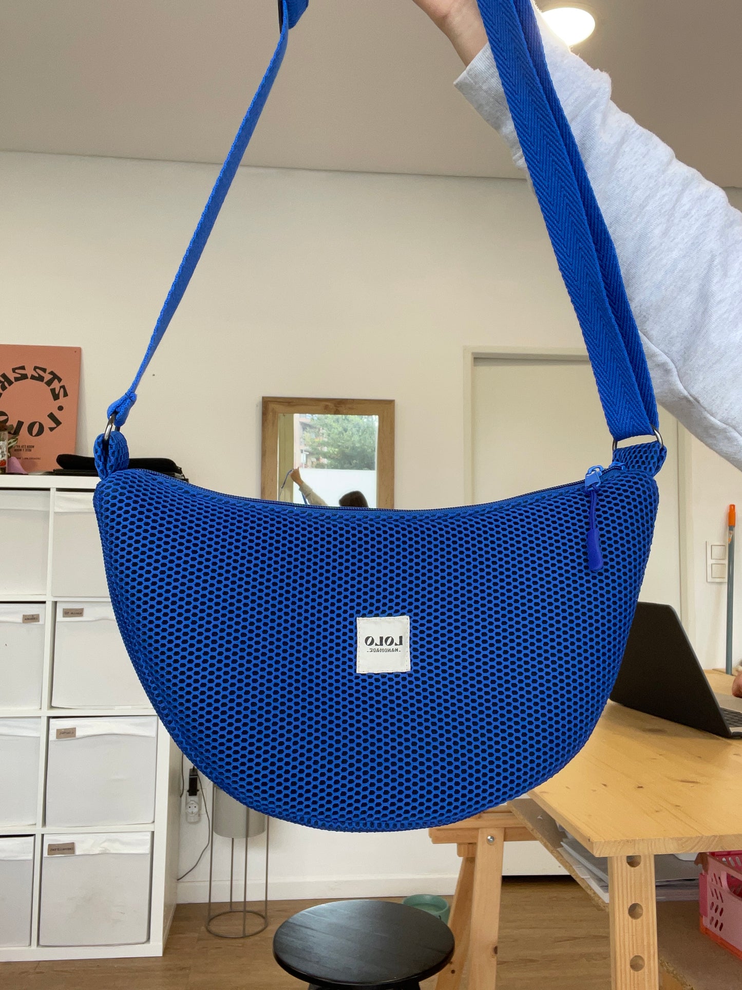 Bolso Moon malla 3D azul eléctrico