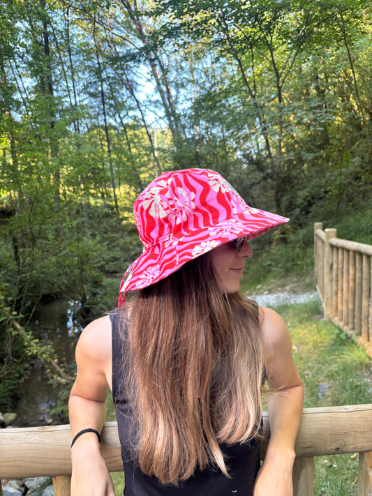 Bucket hat rayas rojo y rosa