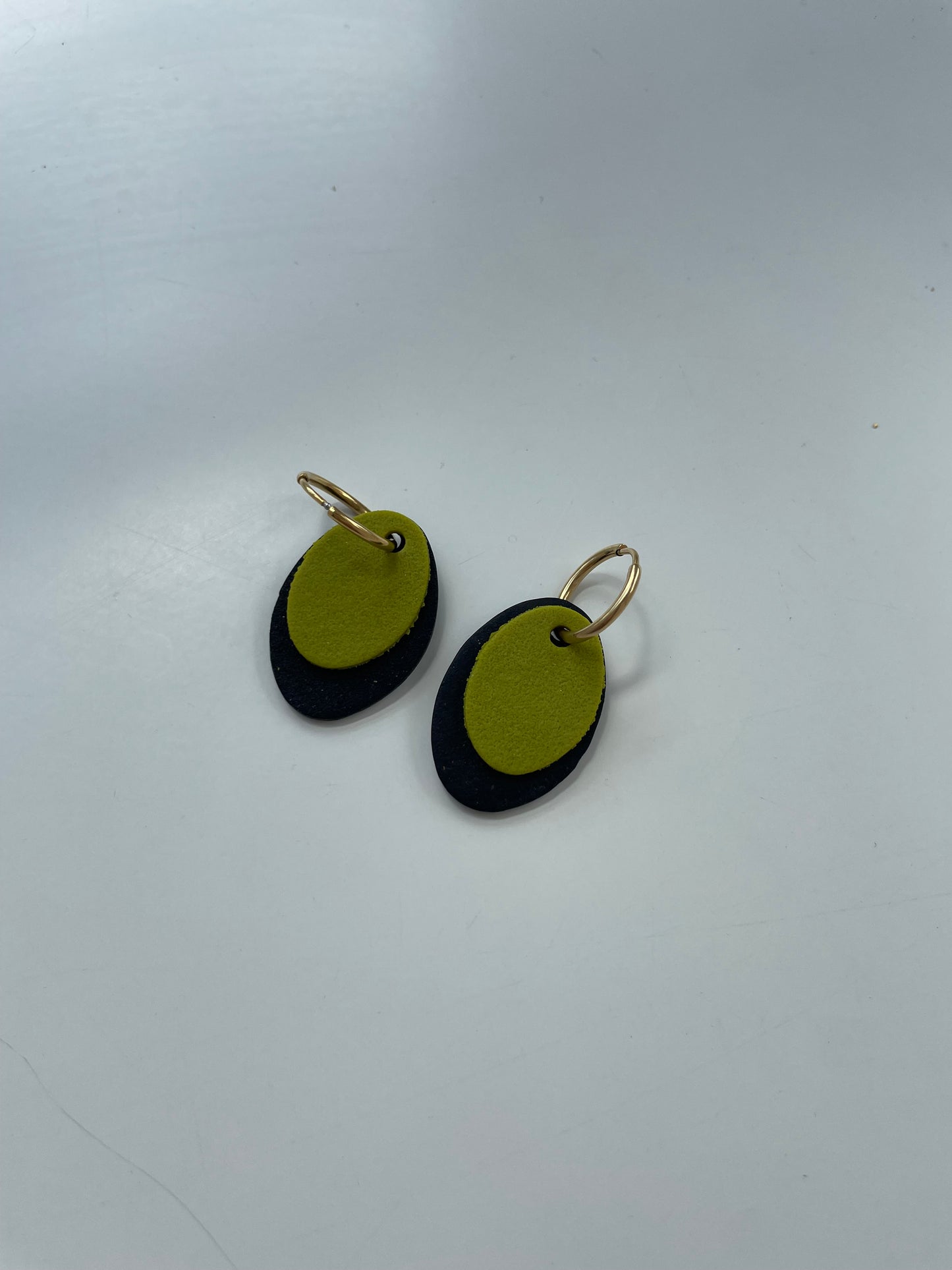 Óvalo dúo negro y verde pistacho