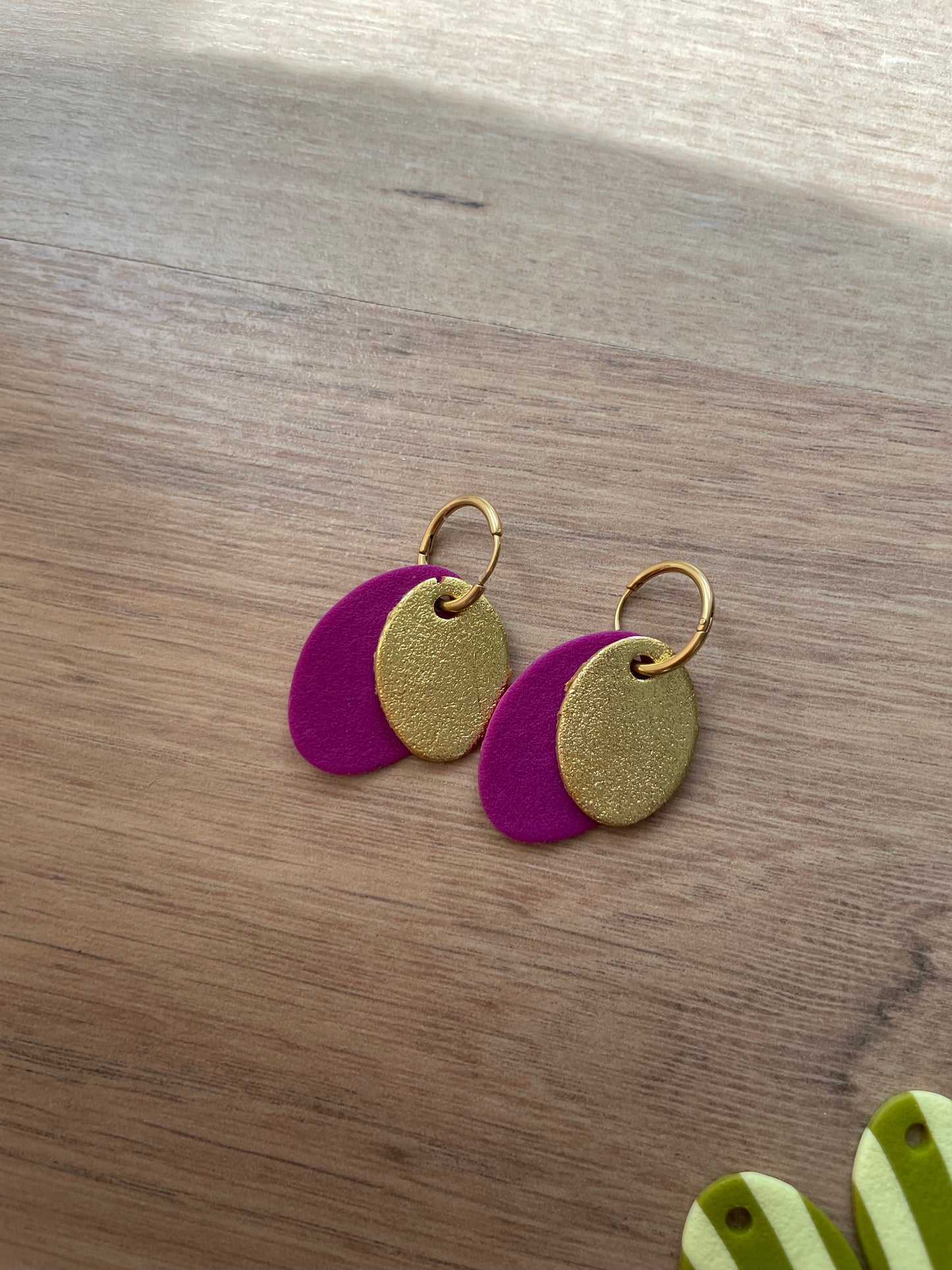 Óvalo dúo rosa fucsia y dorado