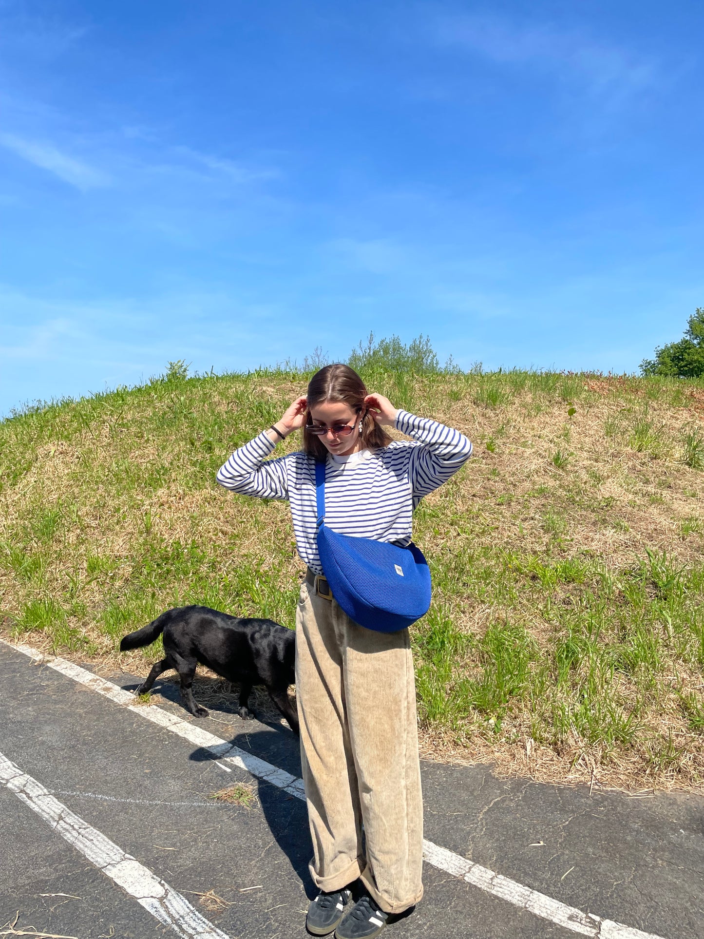 Bolso moon XL malla azul eléctrico