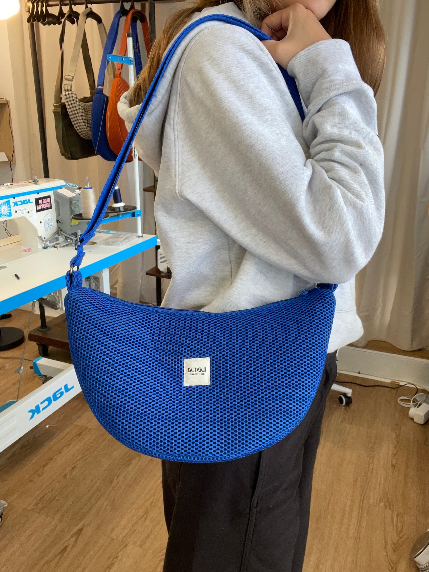 Bolso Moon malla 3D azul eléctrico