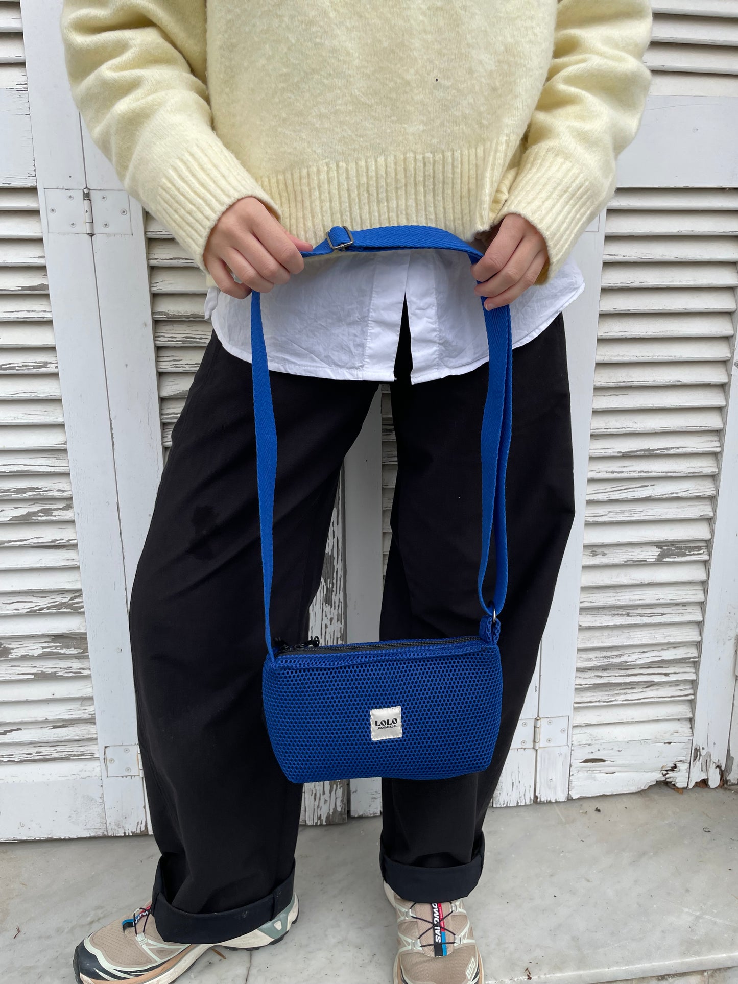 Bolso pocket malla 3D azul eléctrico