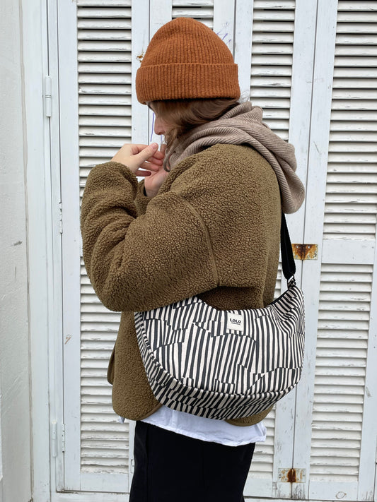 Bolso moon XL líneas negro y beige impermeable