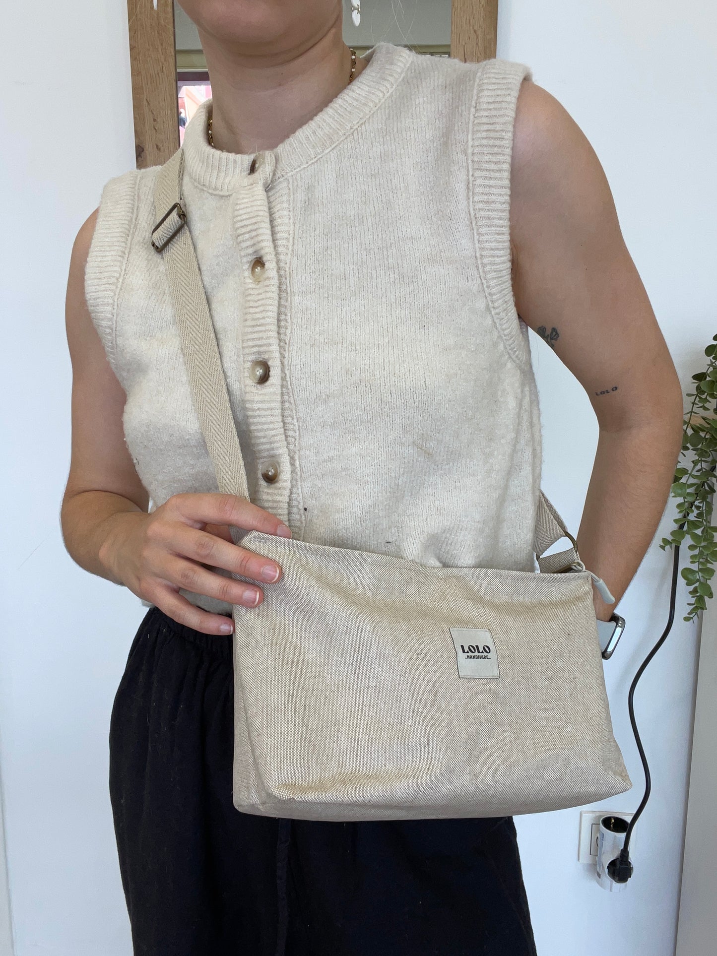 Bolso rectangular beige efecto lino impermeable