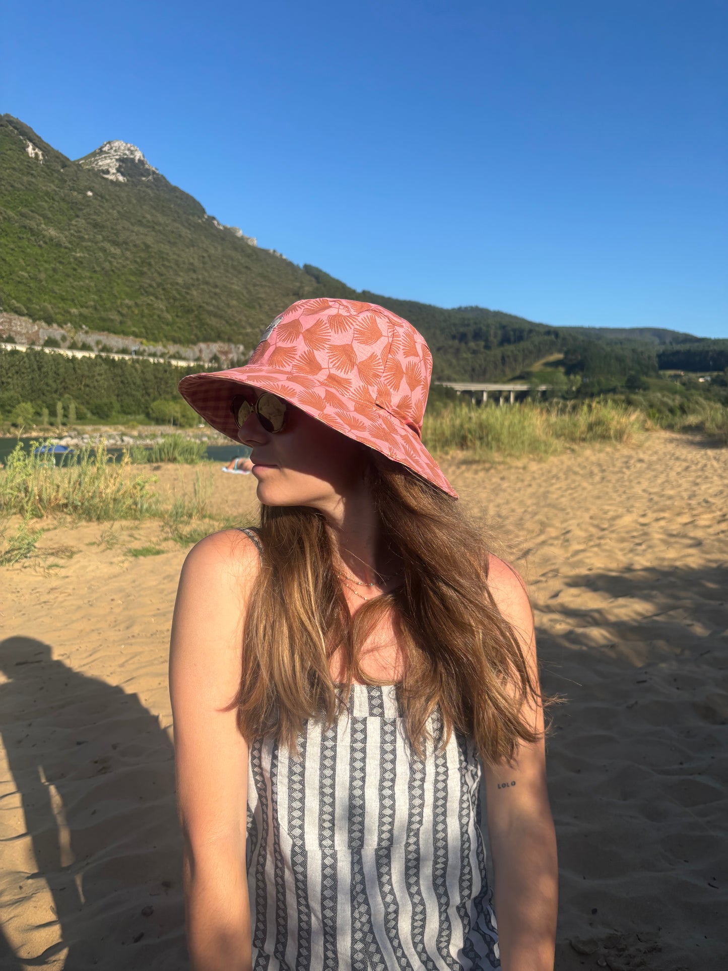 Bucket hat hojas de palma