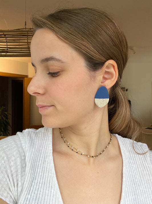 Harri azul marino-gris virutas