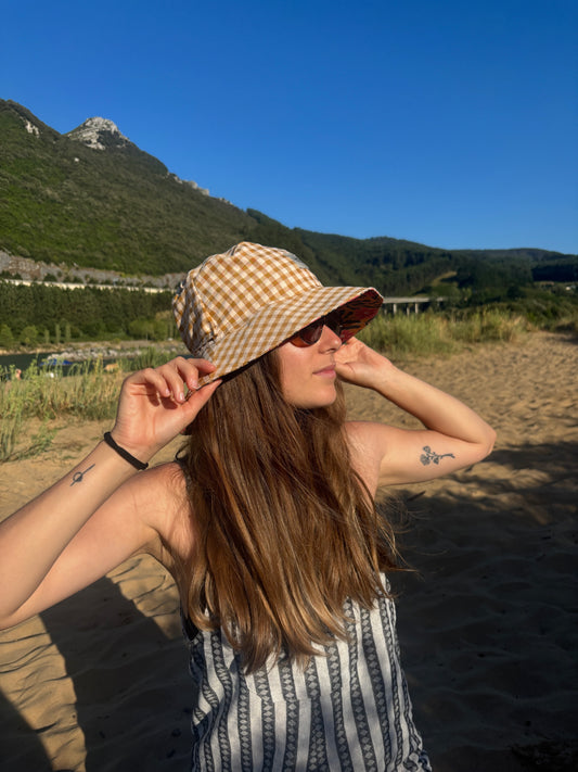 Bucket hat vichy caramelo
