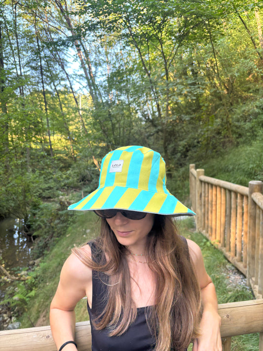 Bucket hat azul y pistacho