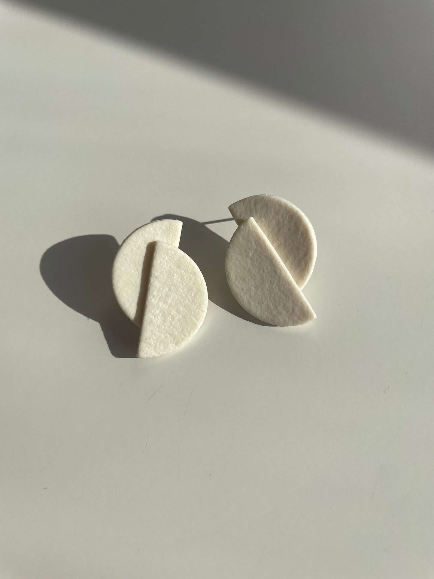 Luna blanco efecto cuero