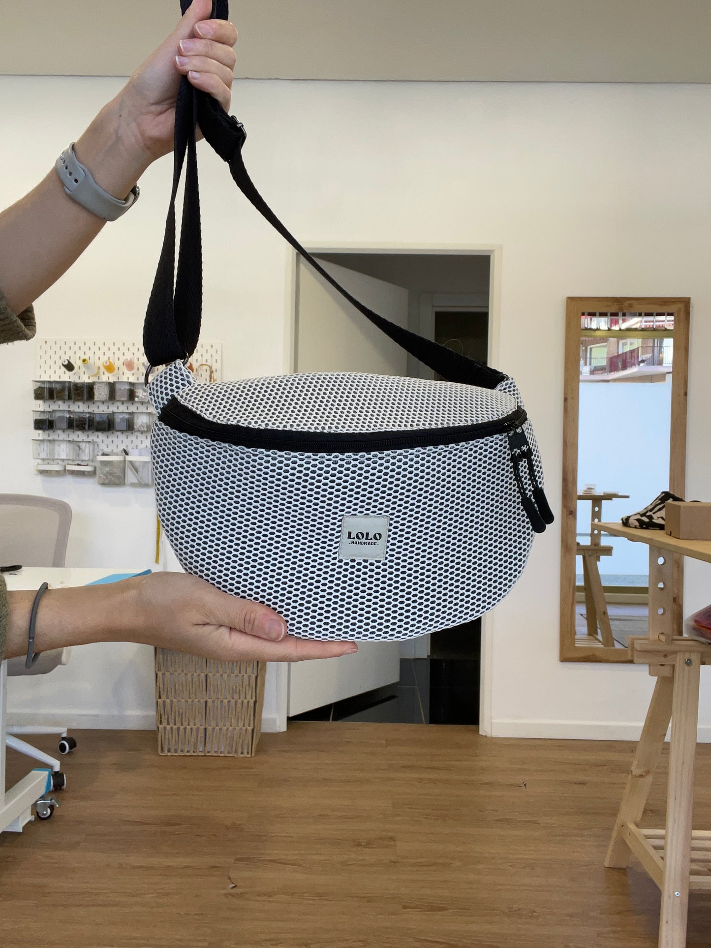 Riñonera XL malla 3D blanco