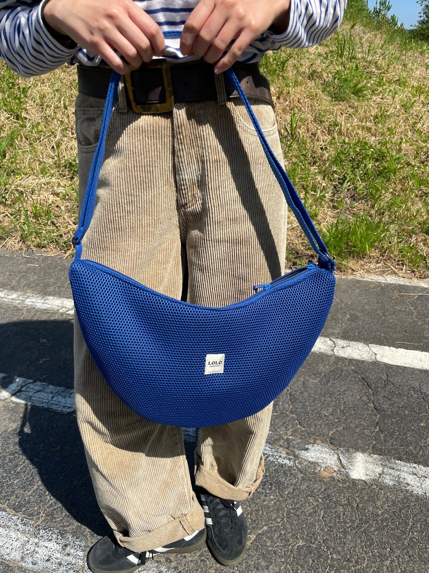 Bolso moon XL malla azul eléctrico