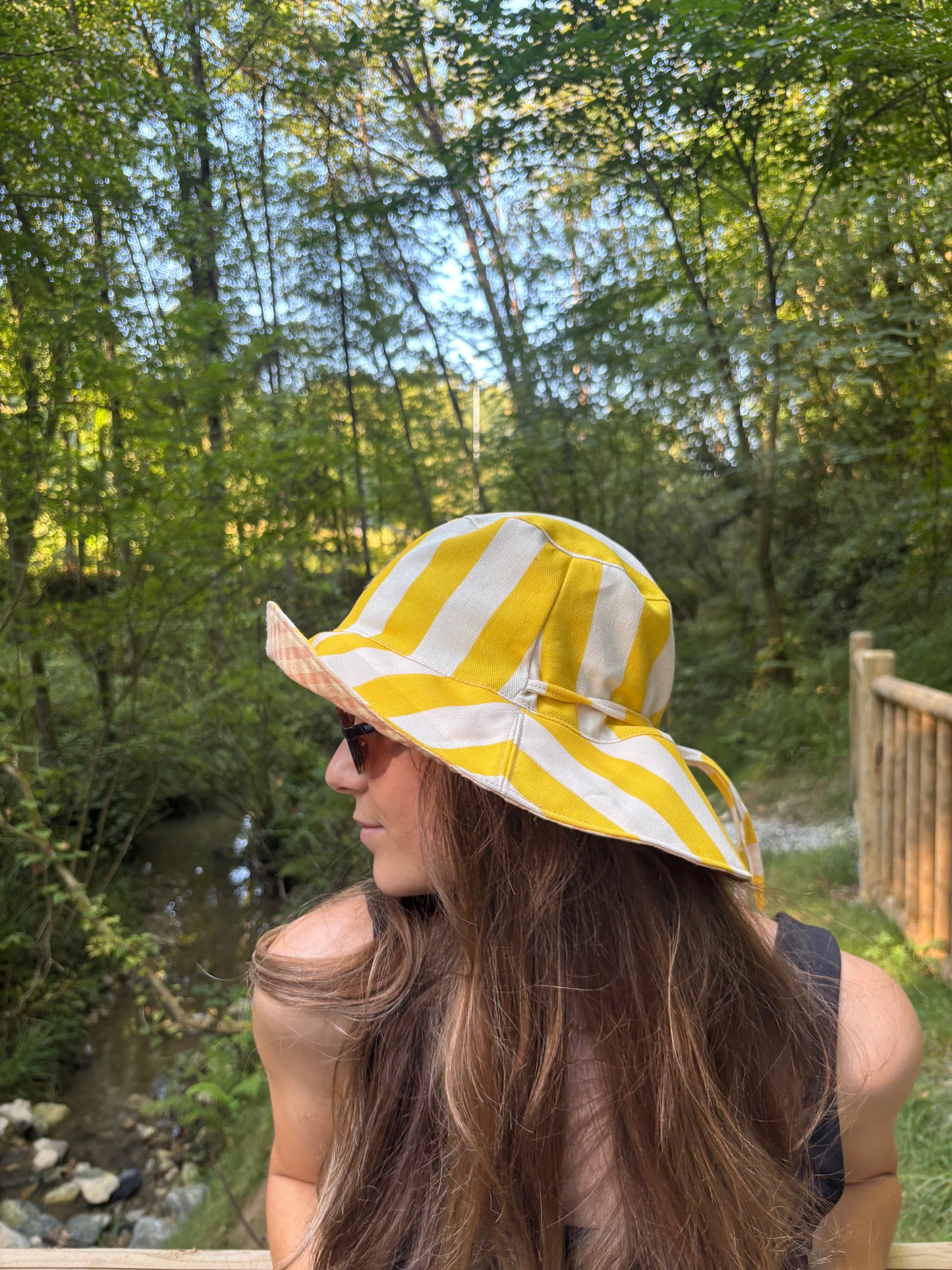 Bucket hat rayas amarillo