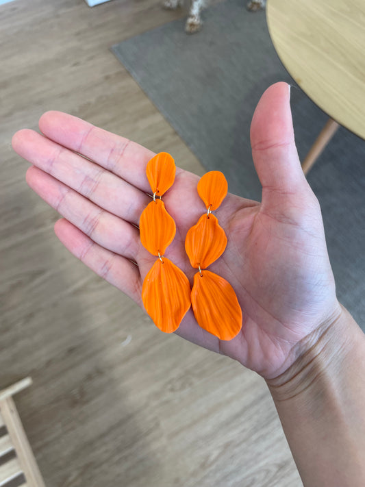 3 hojas naranja
