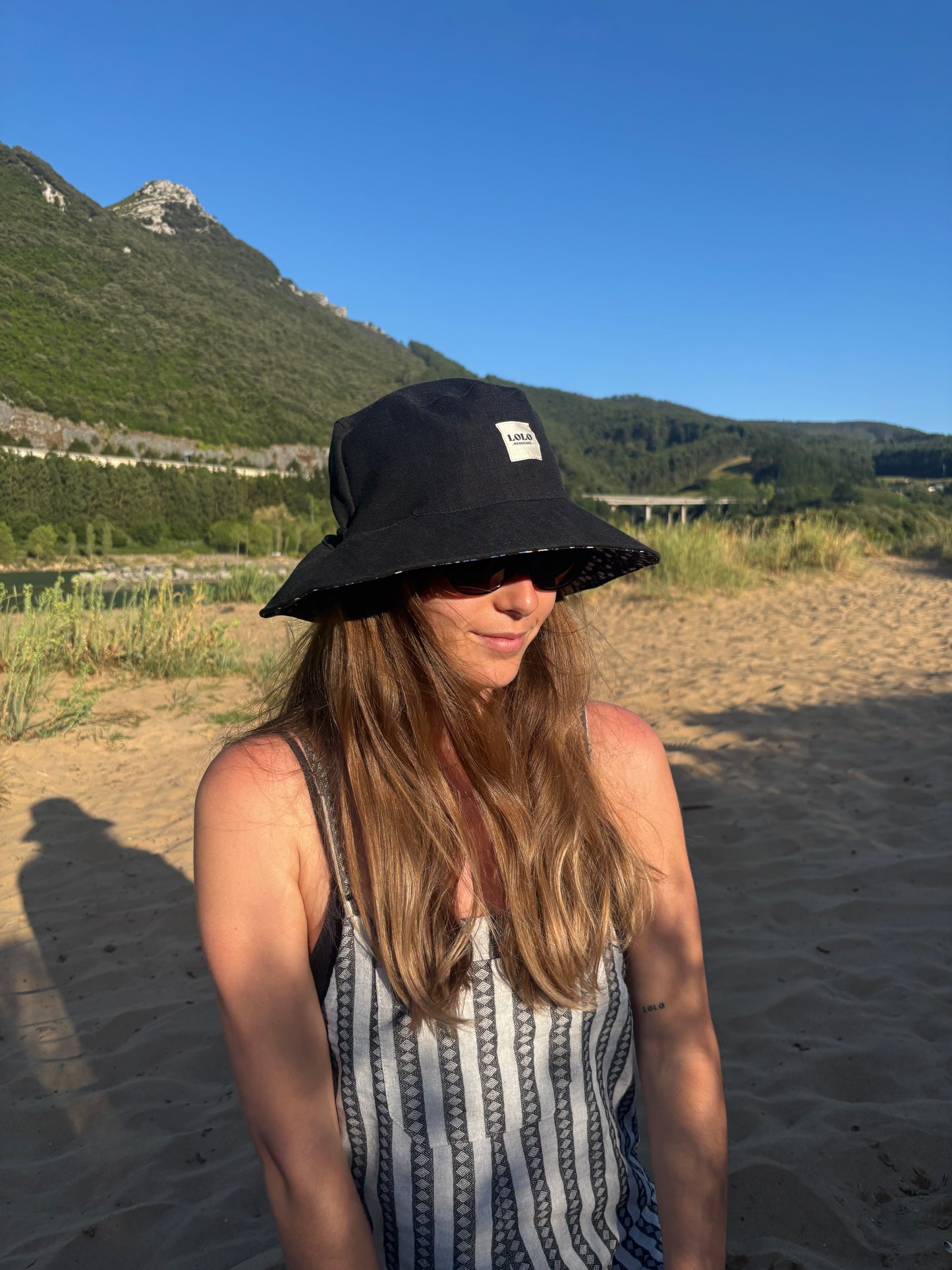 Bucket hat negro denim