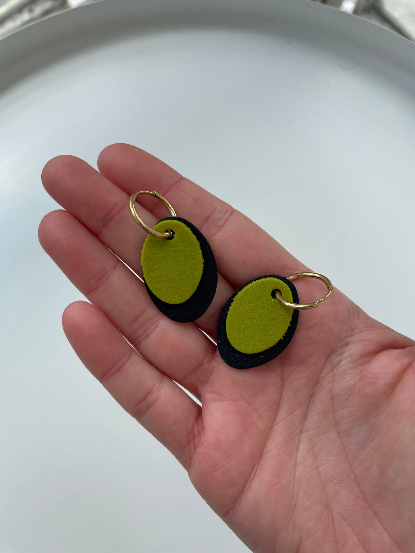 Óvalo dúo negro y verde pistacho