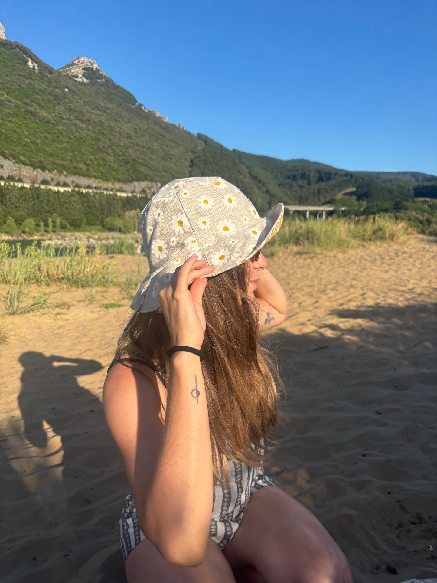 Bucket hat margaritas
