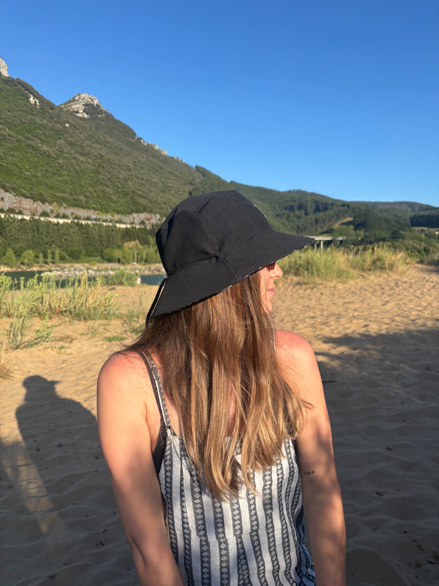Bucket hat negro denim