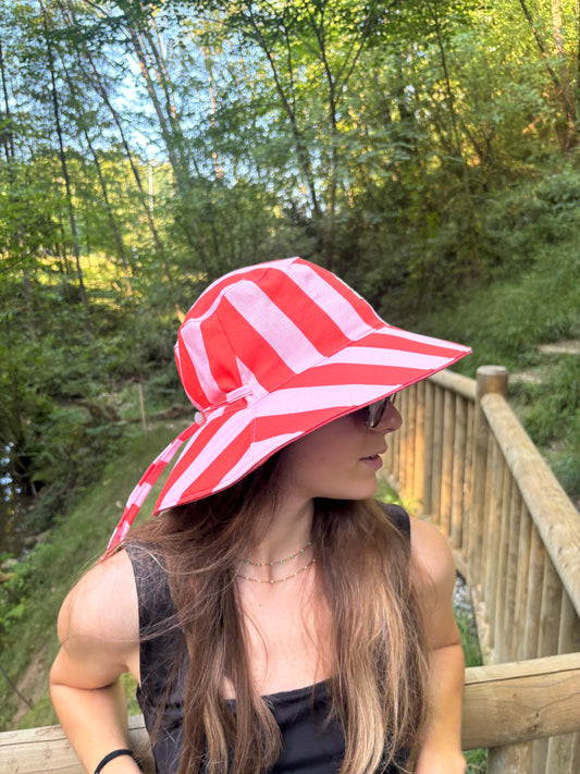 Bucket hat rayas rosa y rojo