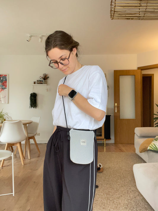 Bolso porta móvil malla 3D blanco