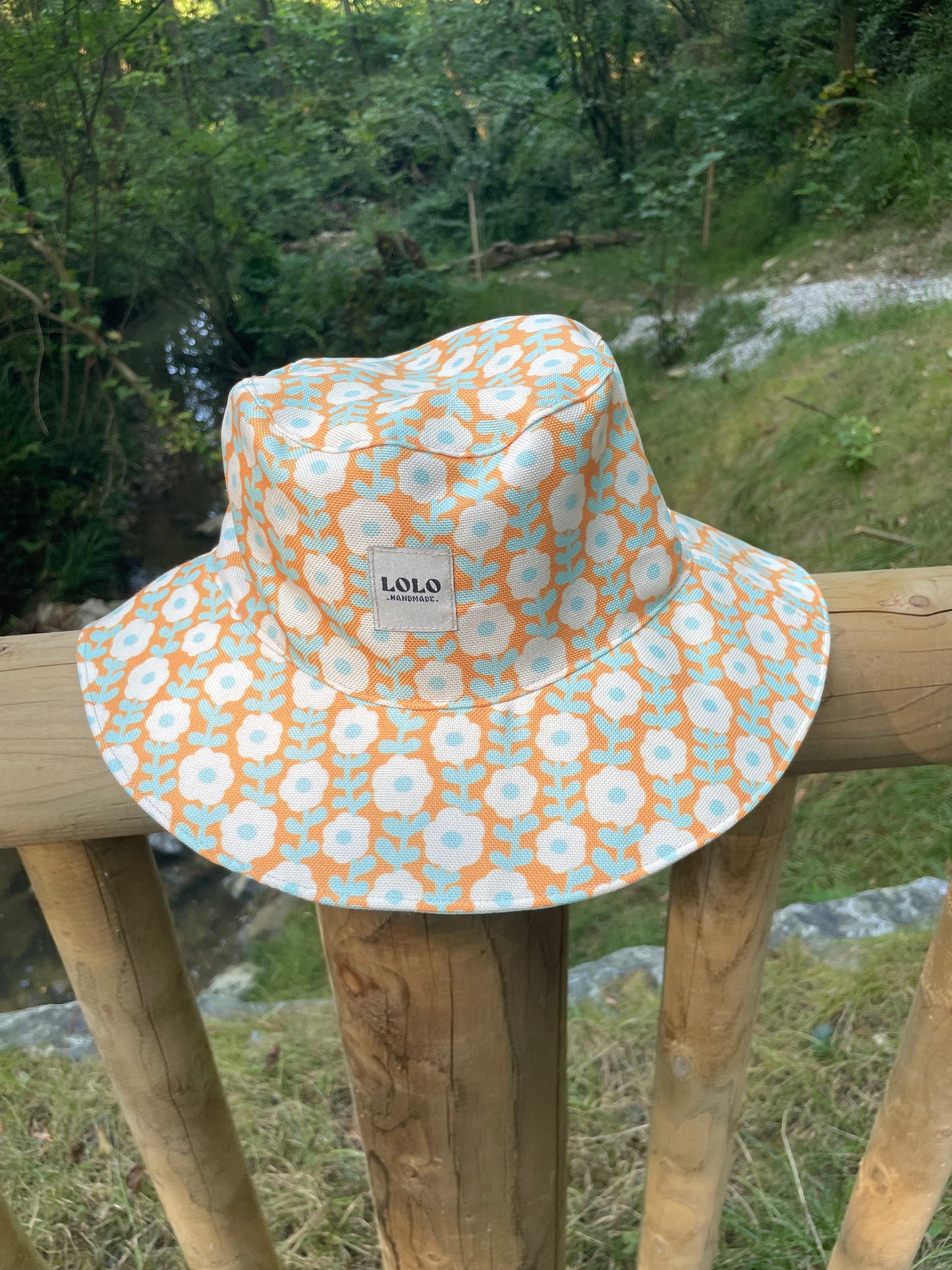 Bucket hat flores