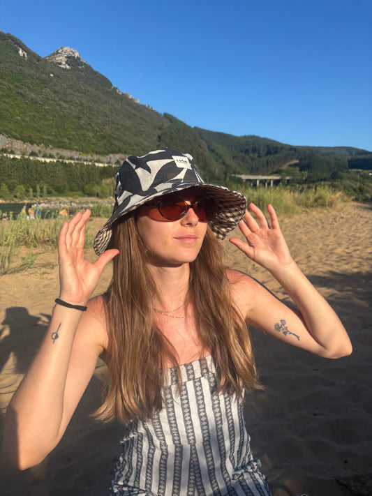 Bucket hat hojas