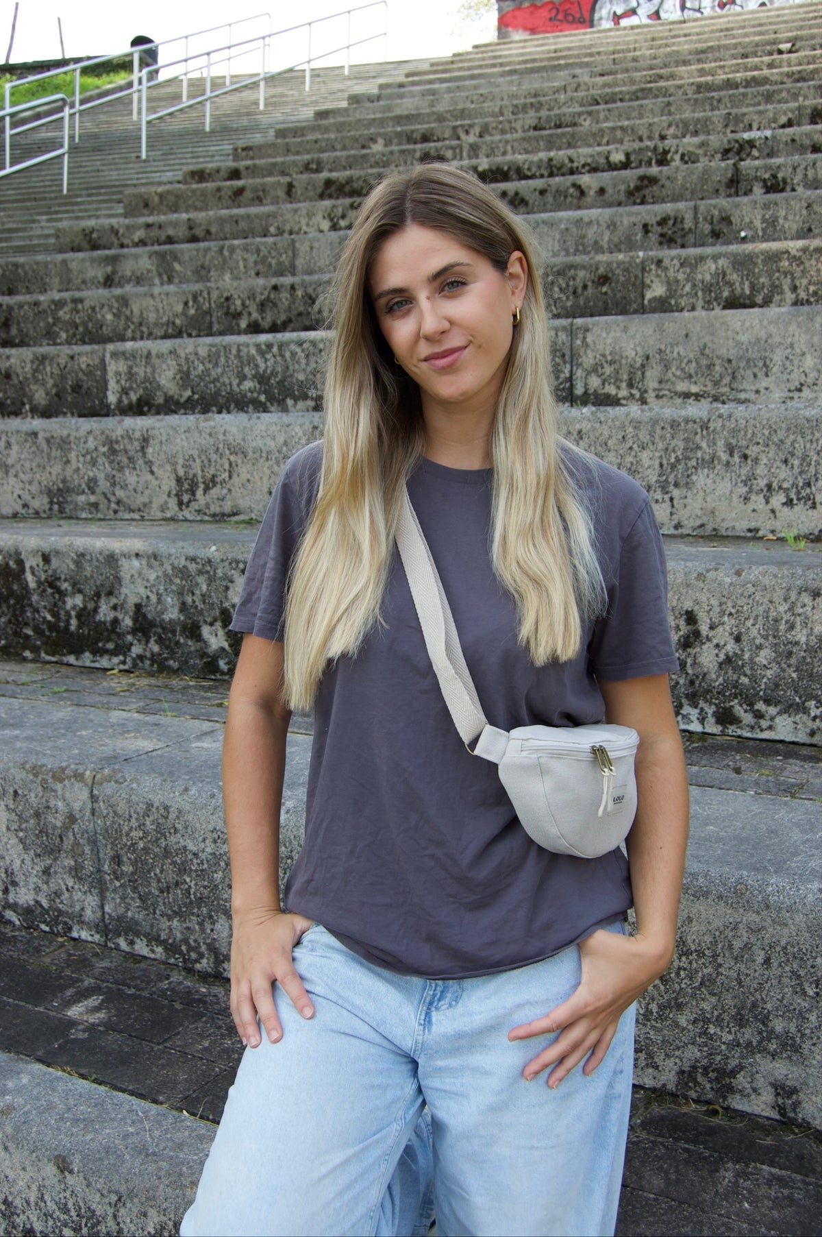 Riñonera Moon beige