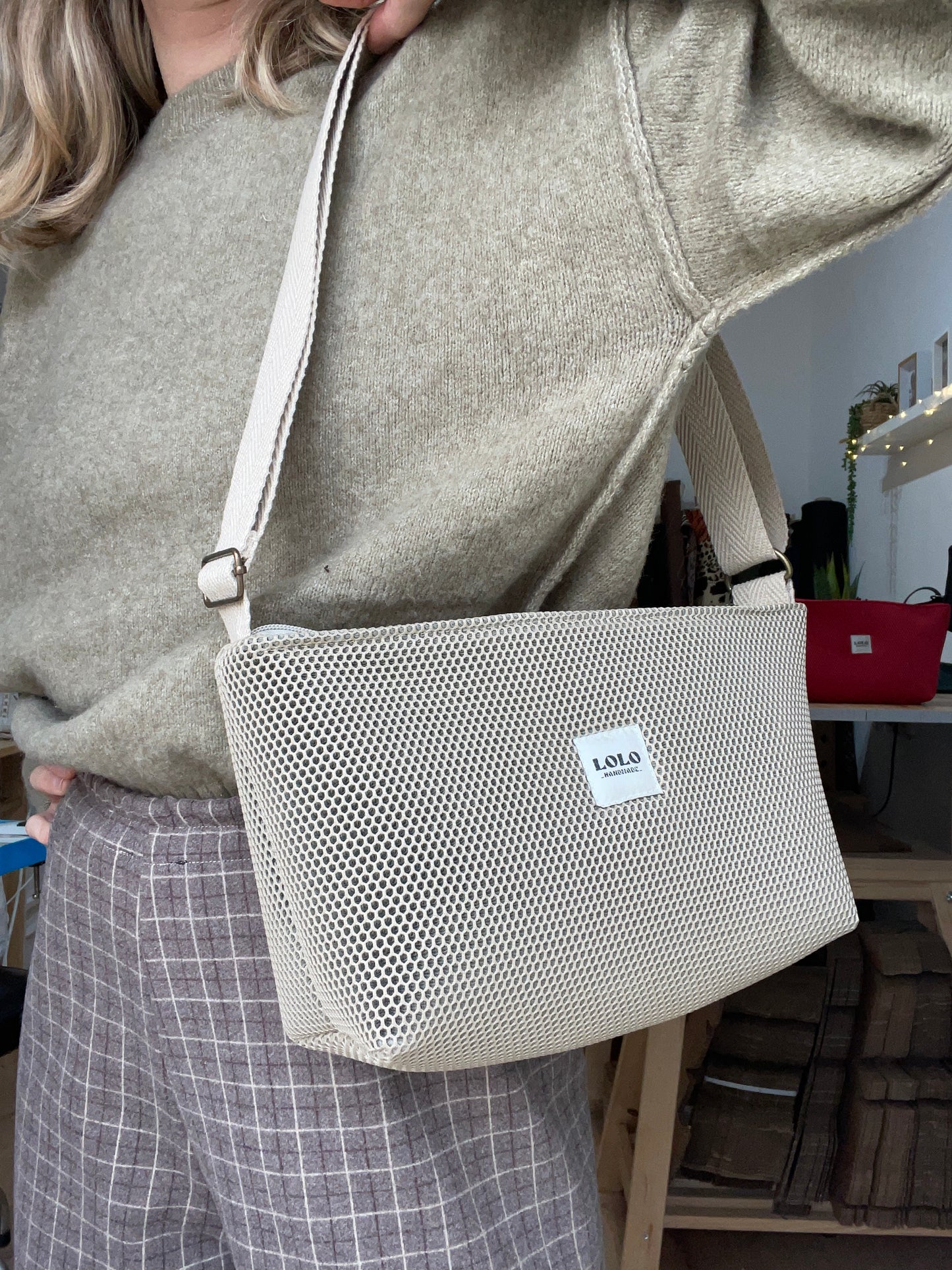 Bolso rectangular malla 3D taupe