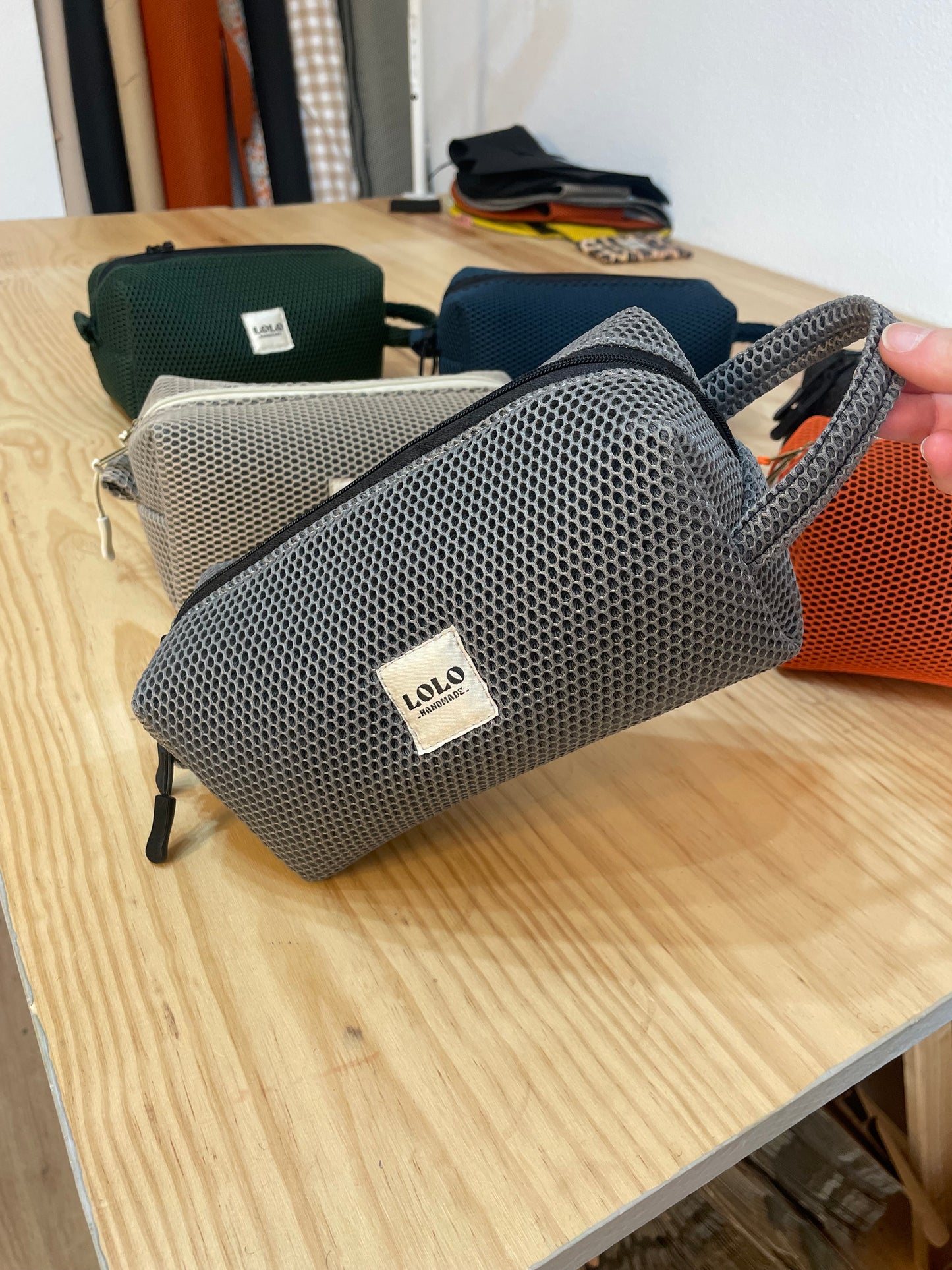 Neceser malla 3D gris