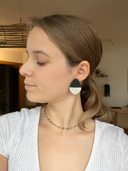 Harri negro-gris virutas