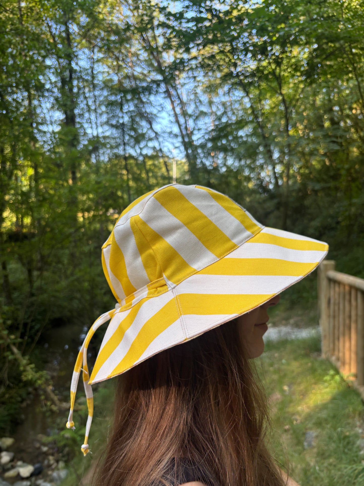 Bucket hat rayas amarillo