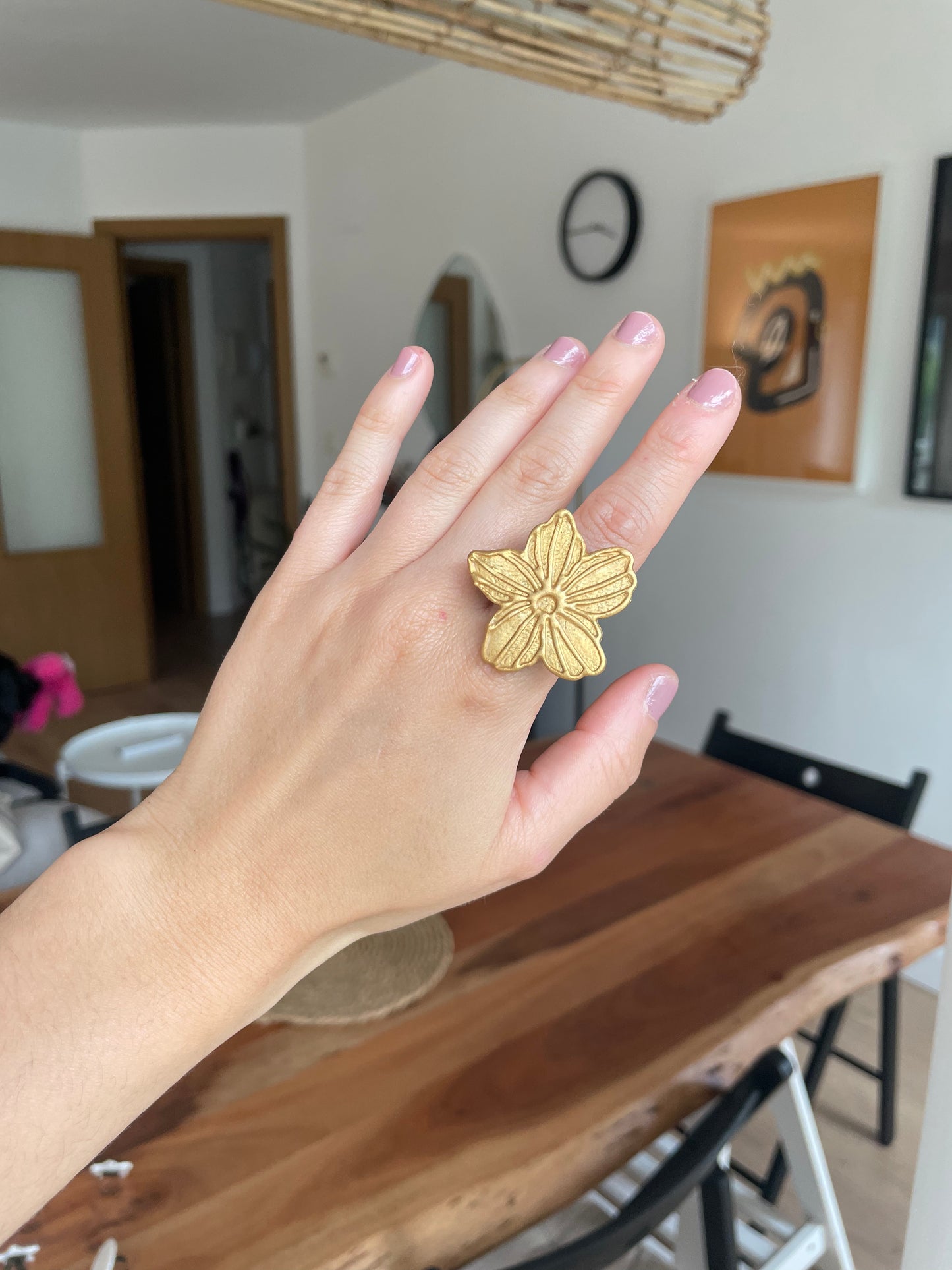 Anillo flor dorado